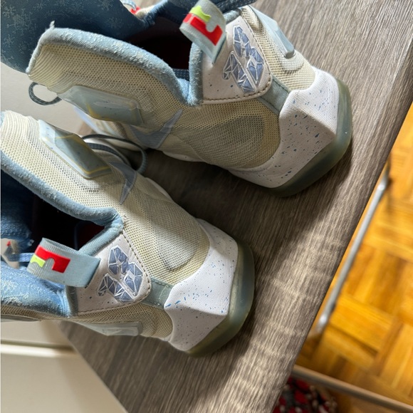 Lebron James Christmas shoes Size 11.5 - Picture 12 of 12